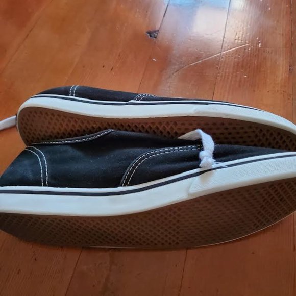 Vans Authentic Classic Black Canvas Skate Shoes Women's Size 7 Men's Size 5.5 - Picture 2 of 4